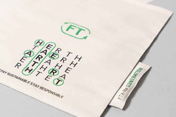 09 LABELS 26