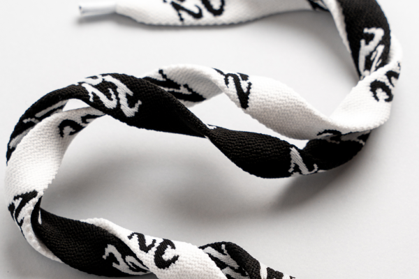 2 LACES 26